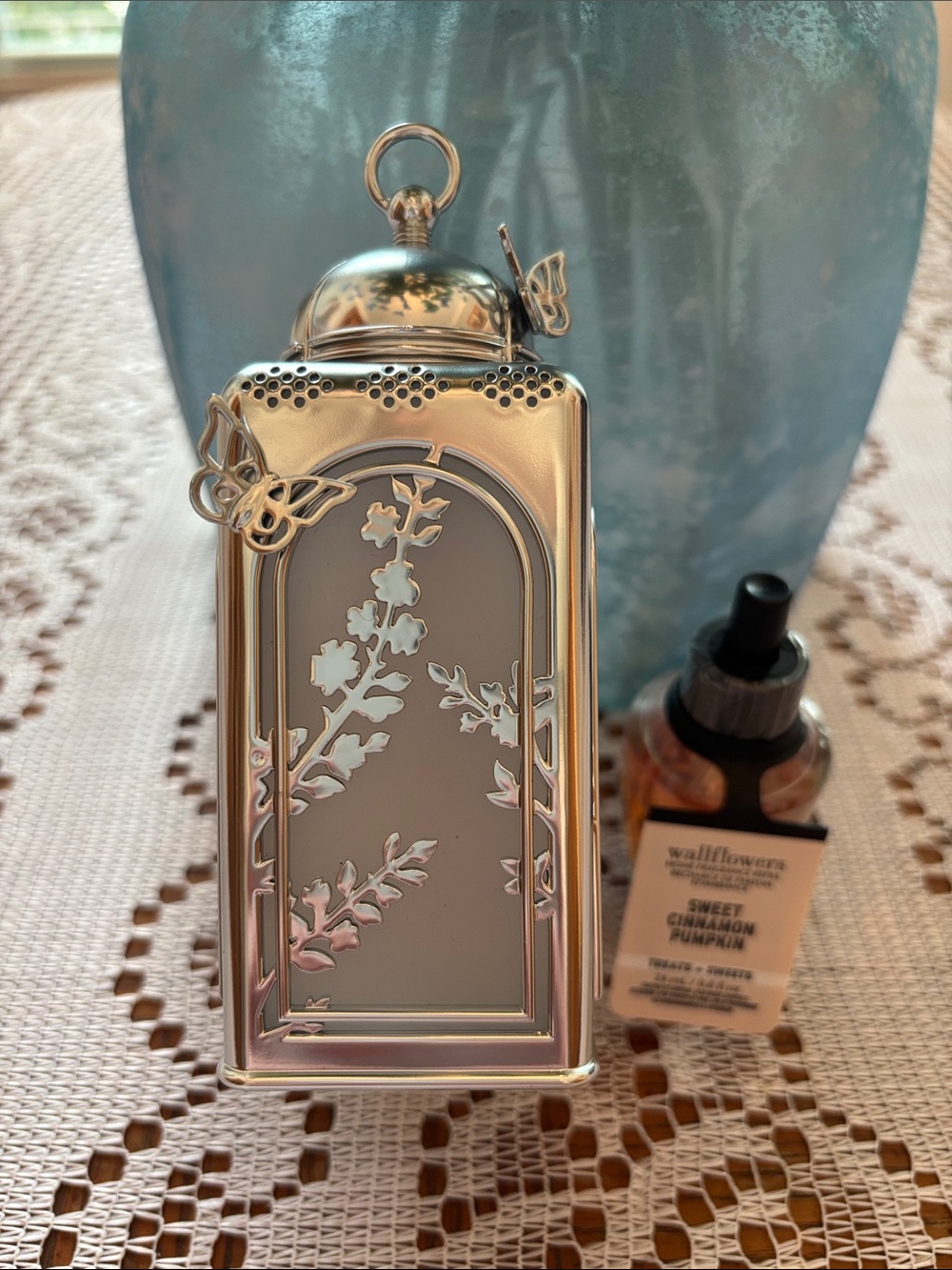 Bath & Body Works Lantern Wallflower and Sweet Cinnamon Pumpkin Refill